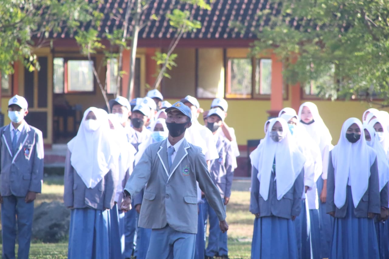 Upacara Bendera Perdana Tahun Pelajaran 2021/2022